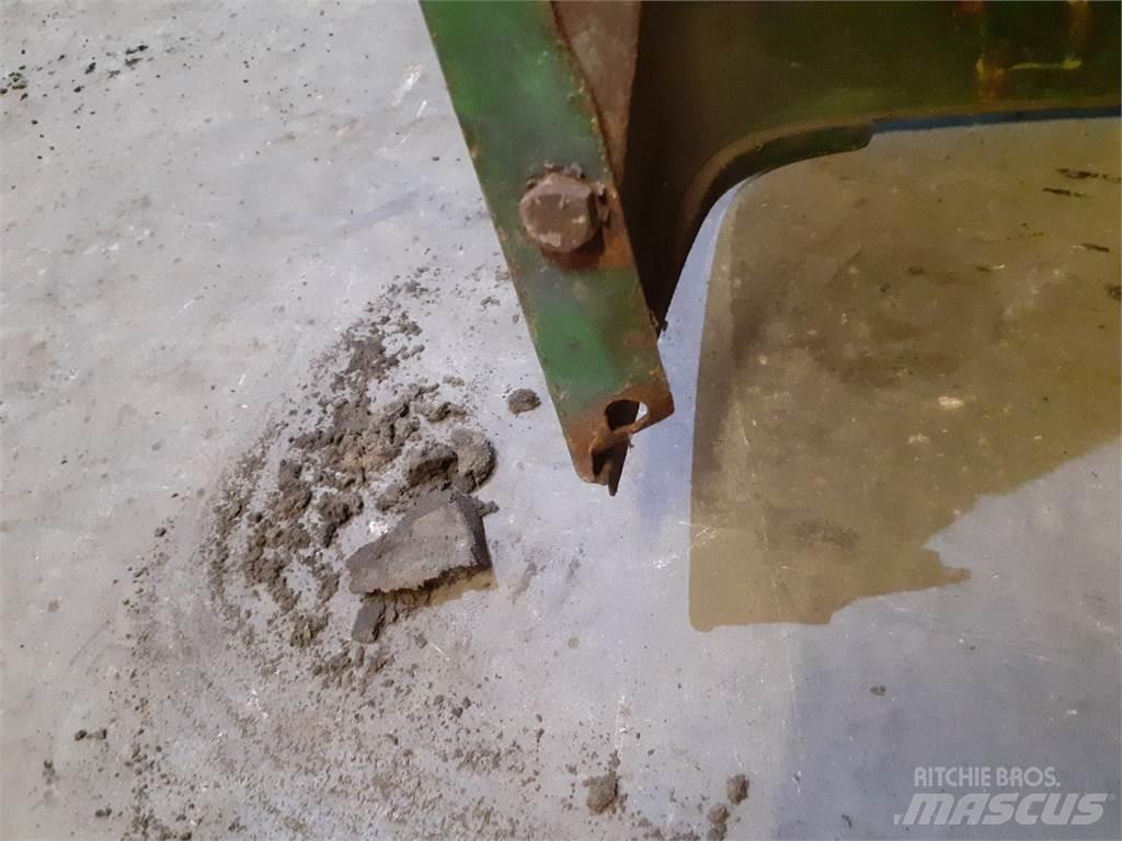 John Deere 3130 Other tractor accessories