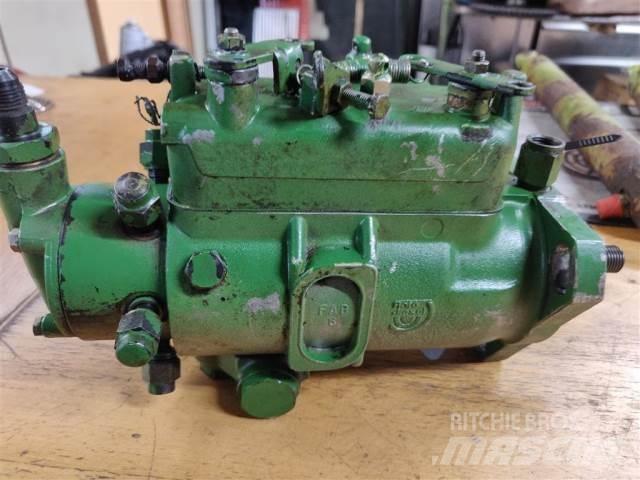 John Deere 3140 Engines