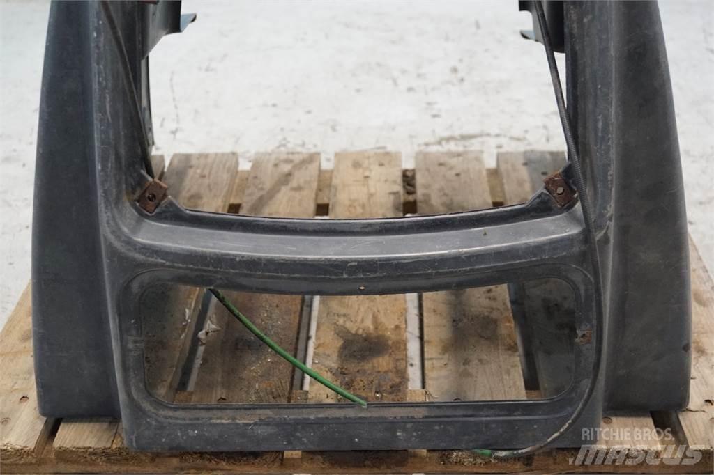 John Deere 3140 Cabins and interior