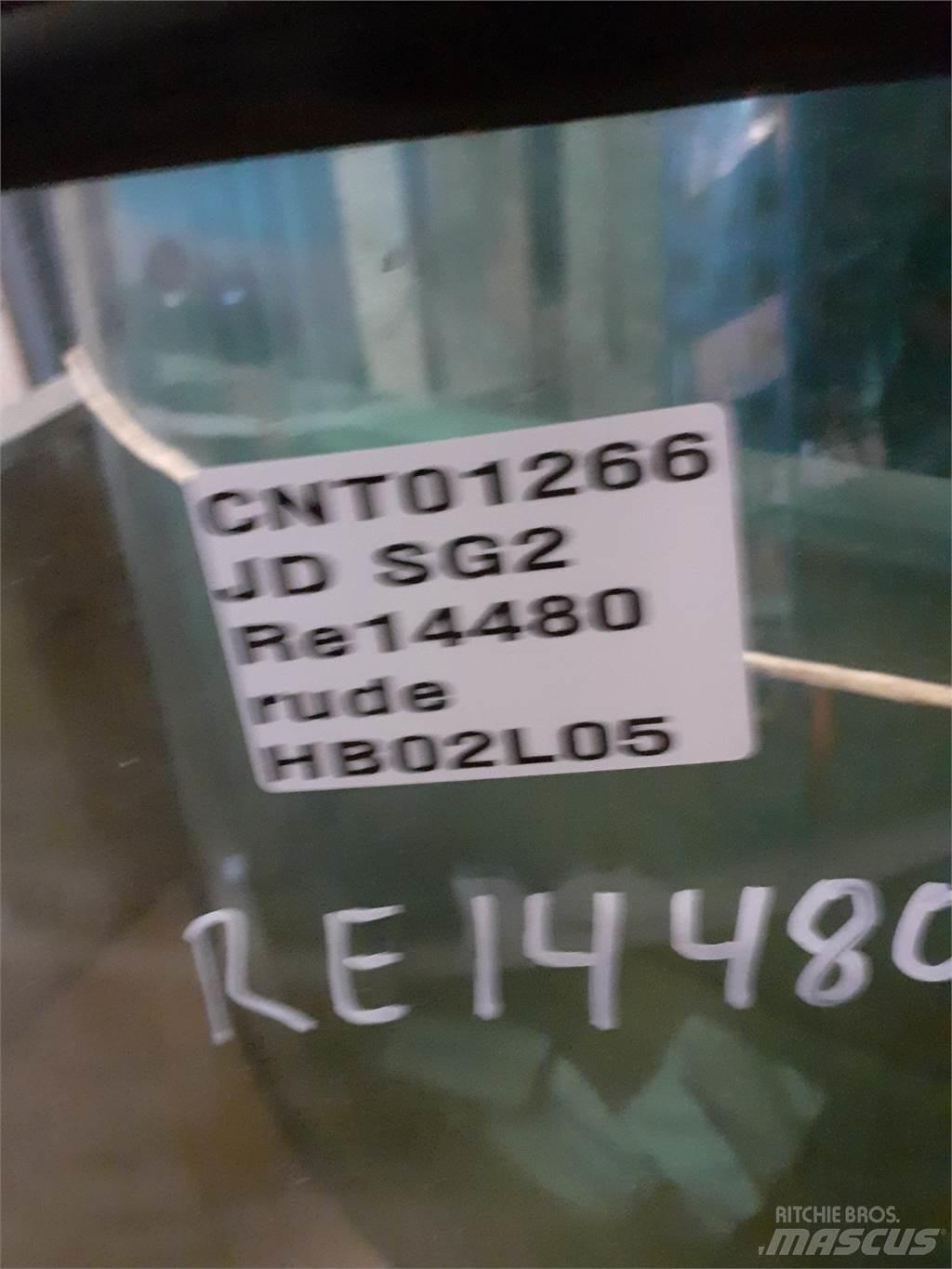 John Deere 4040 Cabins and interior