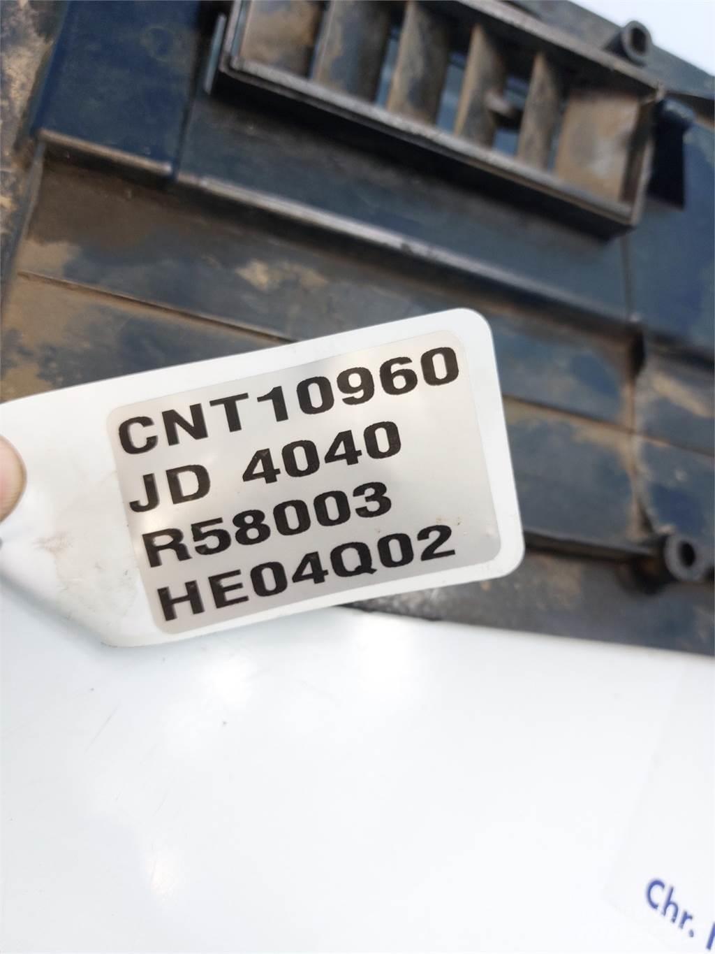 John Deere 4040 Cabins and interior