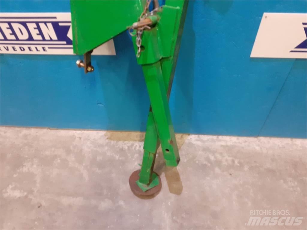John Deere 575 Screening buckets
