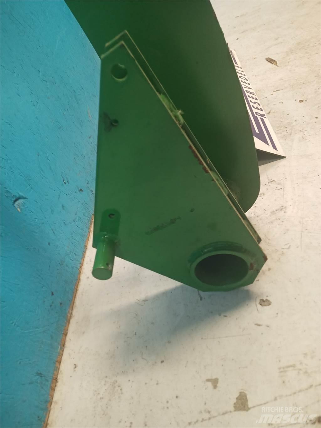 John Deere 590 Bale clamps