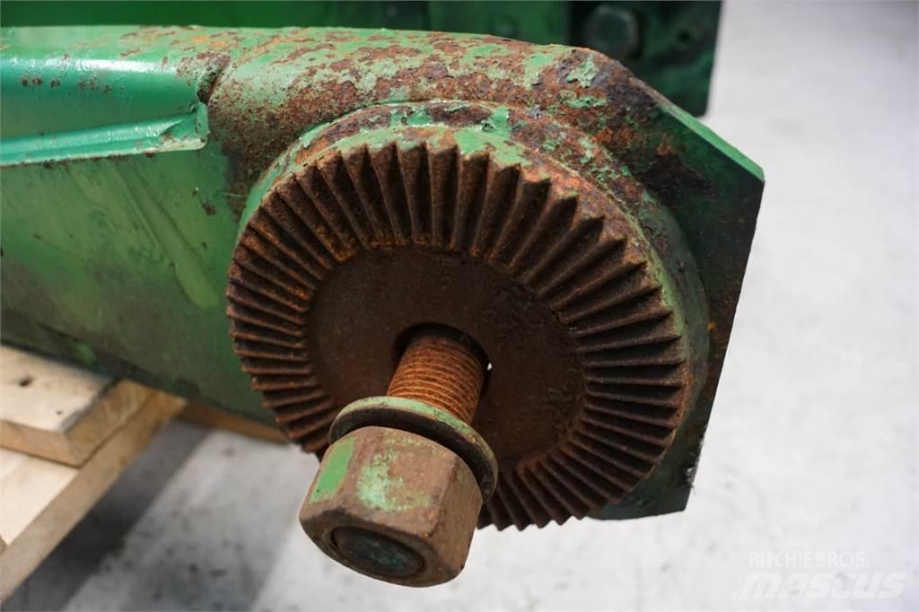 John Deere 590 Farm machinery