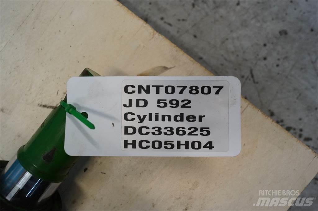 John Deere 592 Bale clamps
