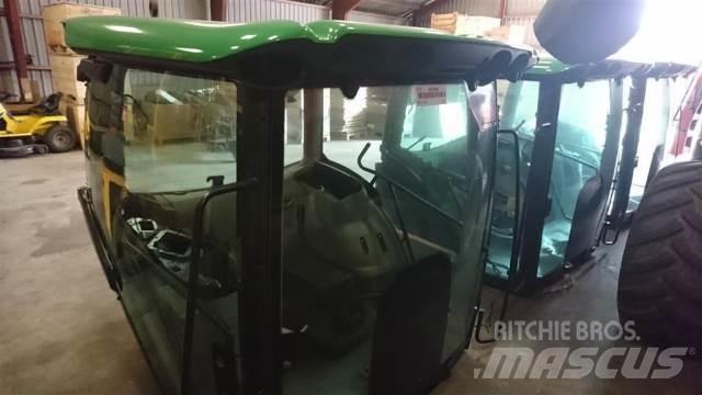 John Deere 6155 Cabins and interior