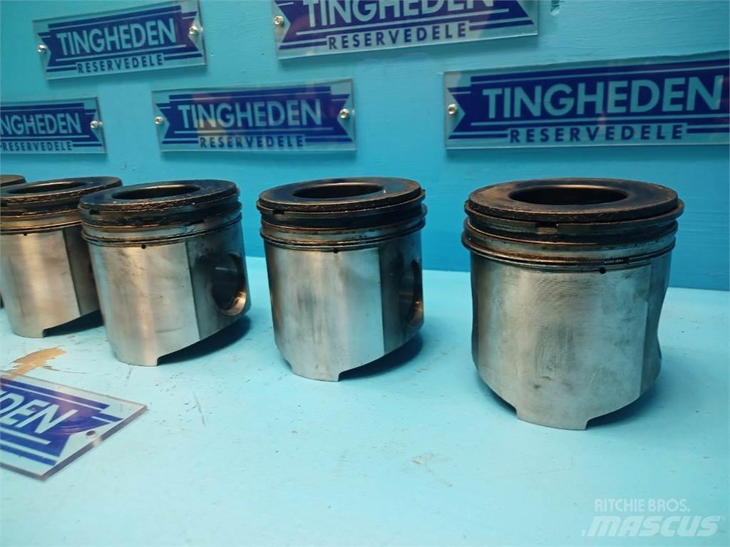 John Deere 6600 Engines