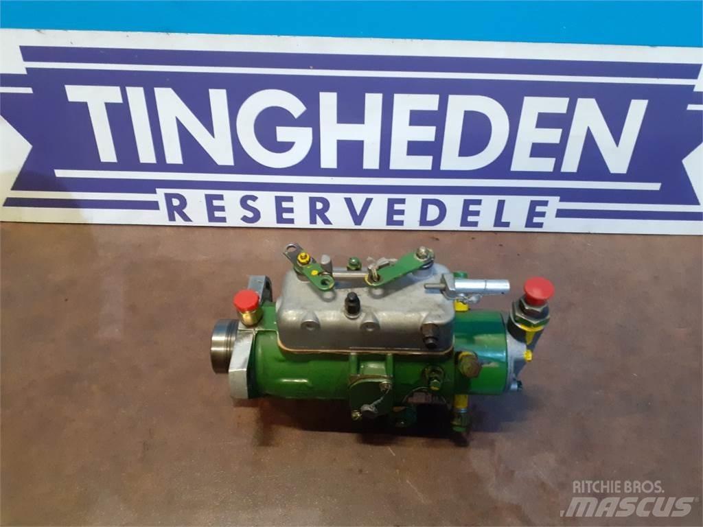 John Deere 935 Engines