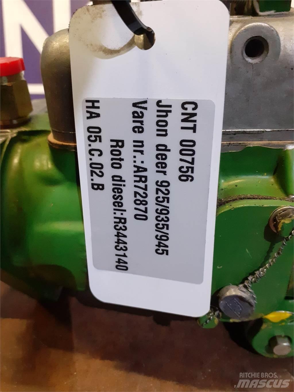 John Deere 935 Engines