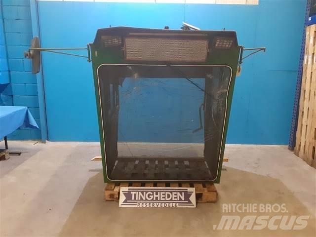 John Deere 955 Cabins and interior