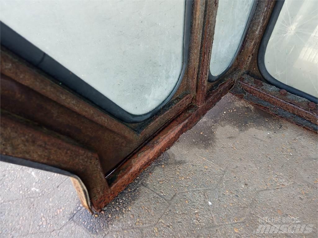 John Deere 965 Cabins and interior