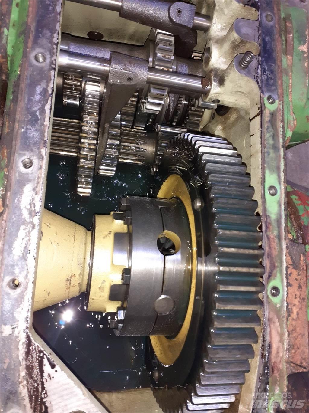 John Deere 975 Transmission