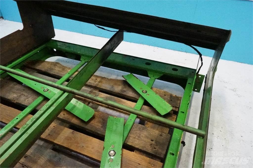 John Deere 9780 Sand and salt spreaders