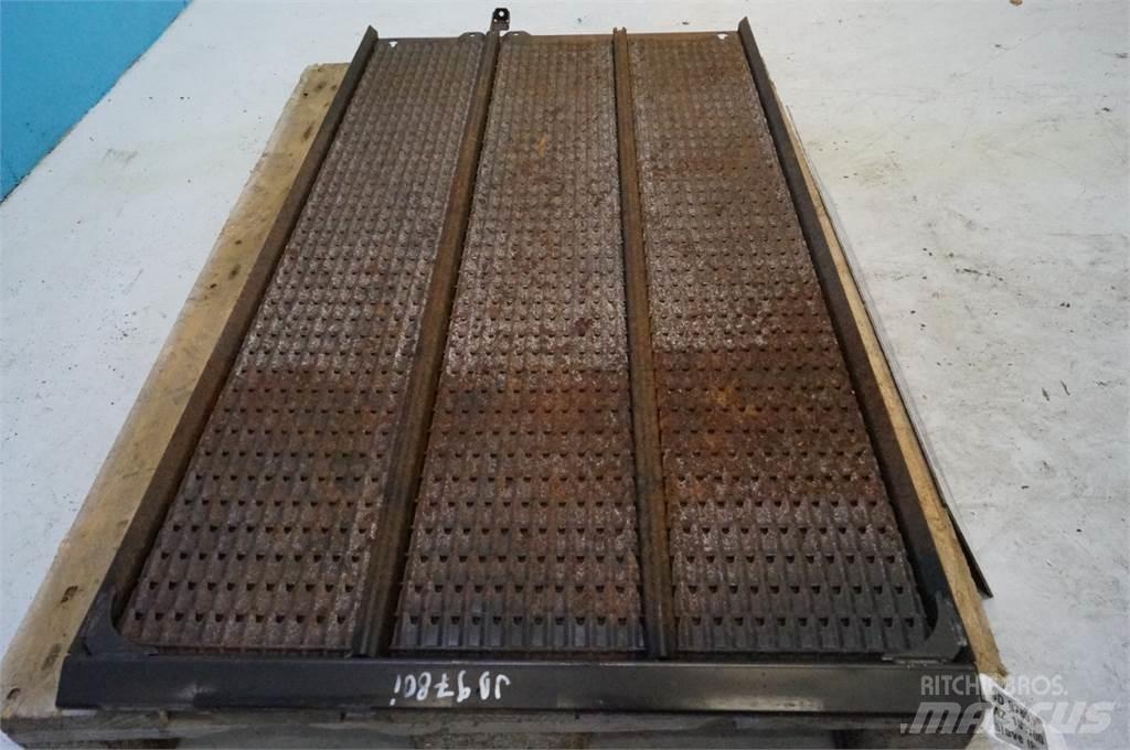 John Deere 9780 Sand and salt spreaders