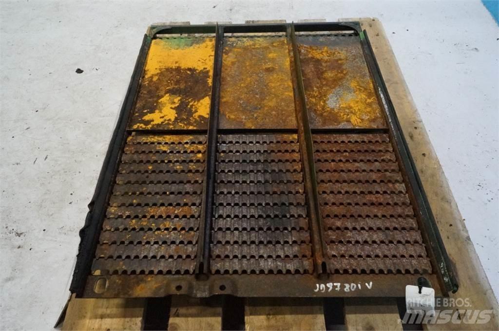 John Deere 9780 Sand and salt spreaders