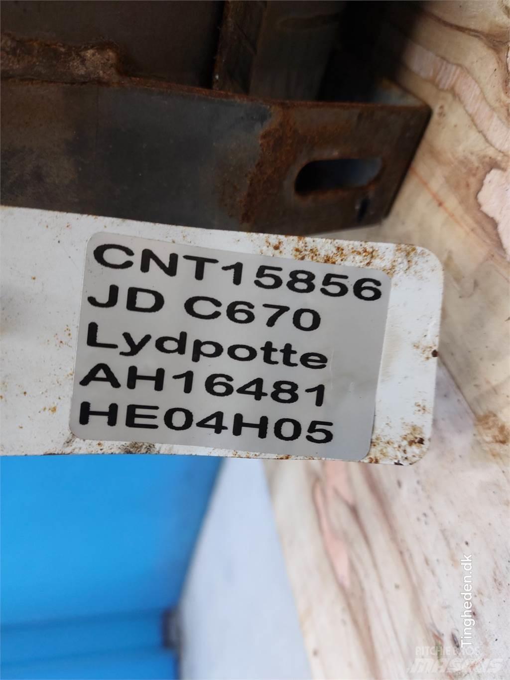 John Deere C670 Engines