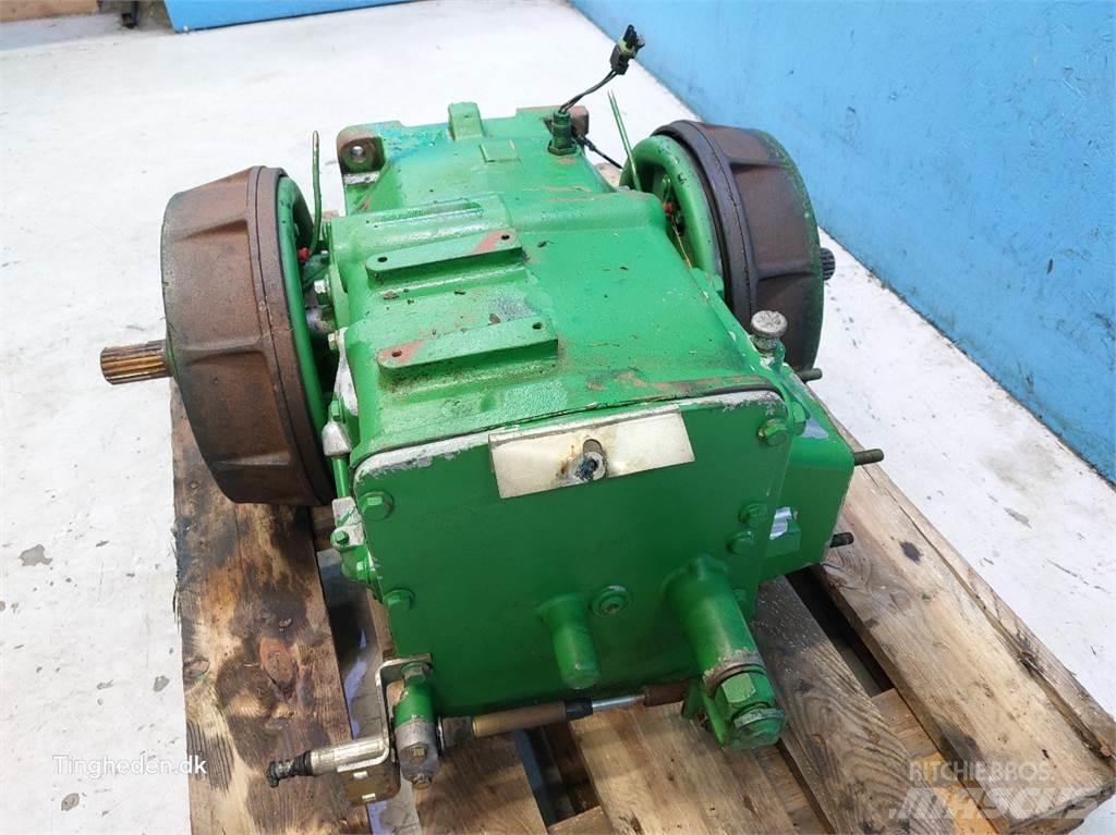 John Deere T660I Transmission