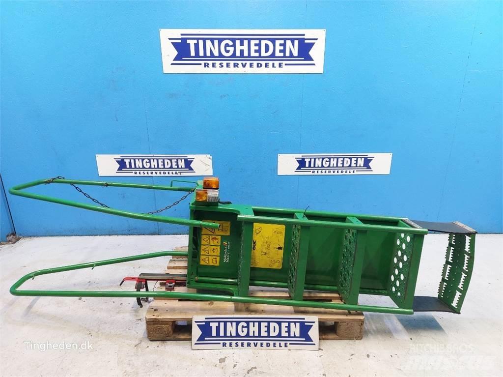 John Deere T660I Cabins and interior