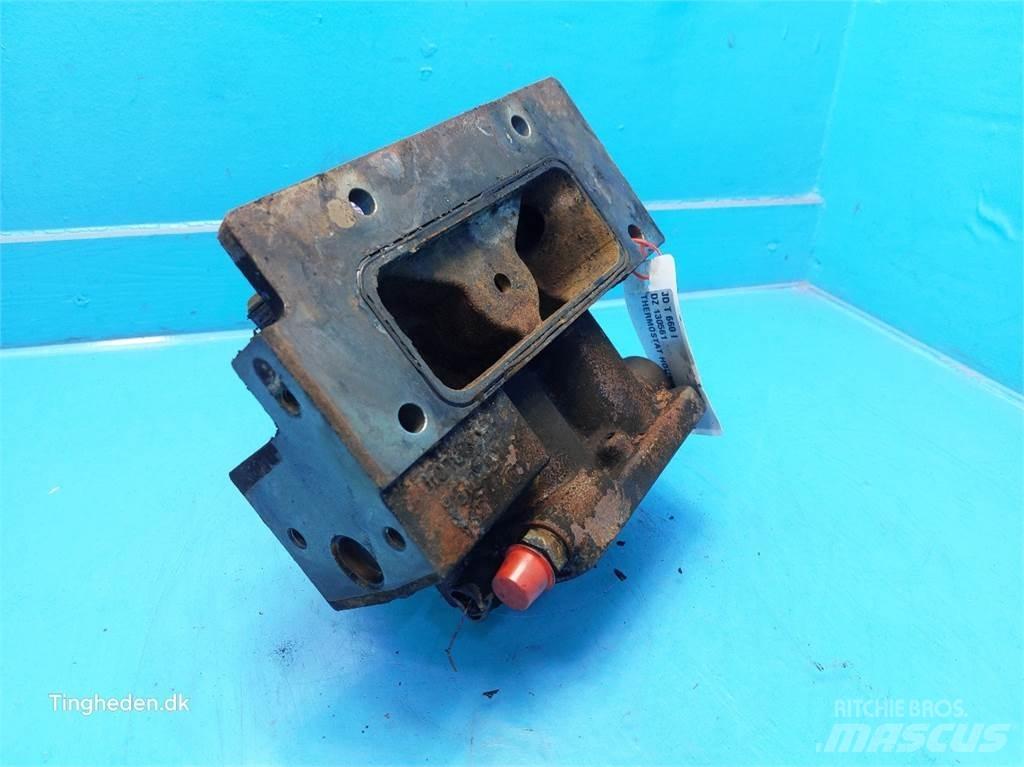 John Deere T660I Engines