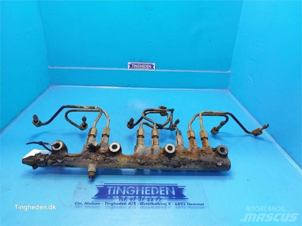 John Deere T660I Engines