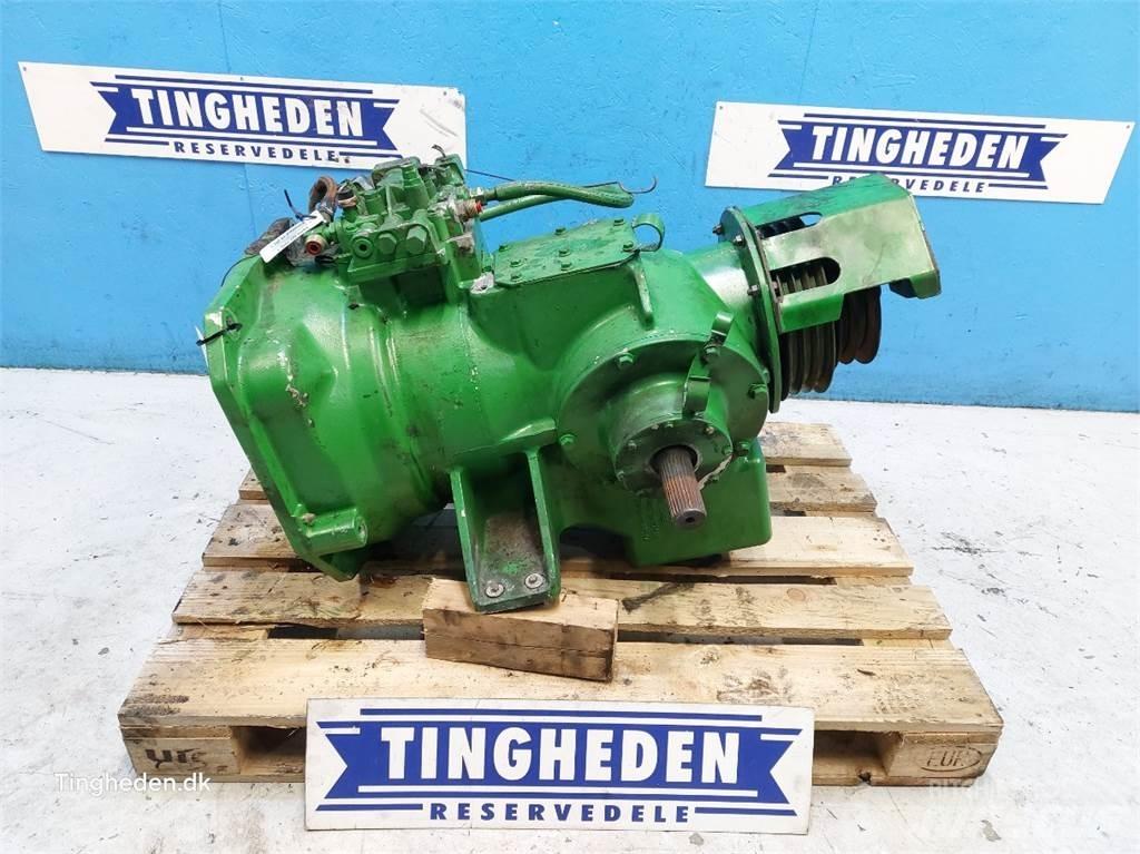 John Deere T660I Transmission