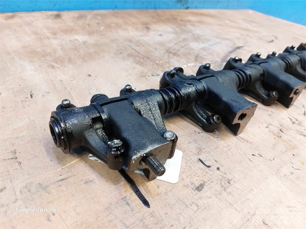 John Deere T660I Engines