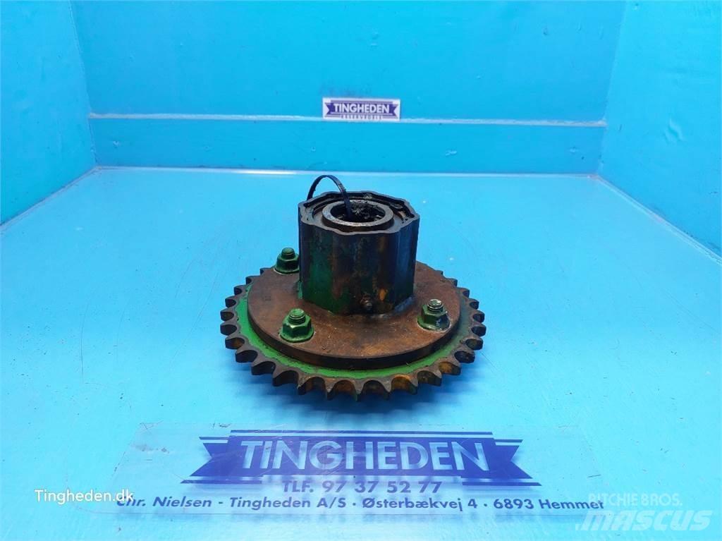 John Deere T660I Transmission