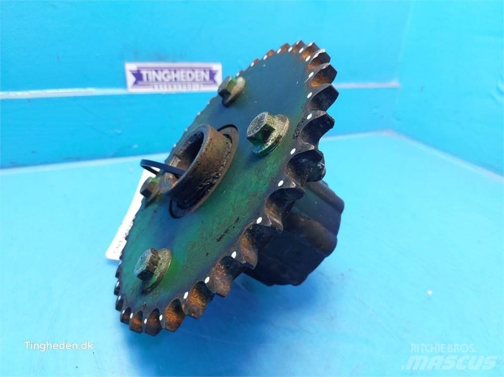 John Deere T660I Transmission