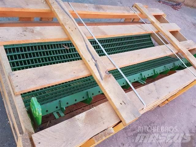John Deere T670 Combine harvester accessories