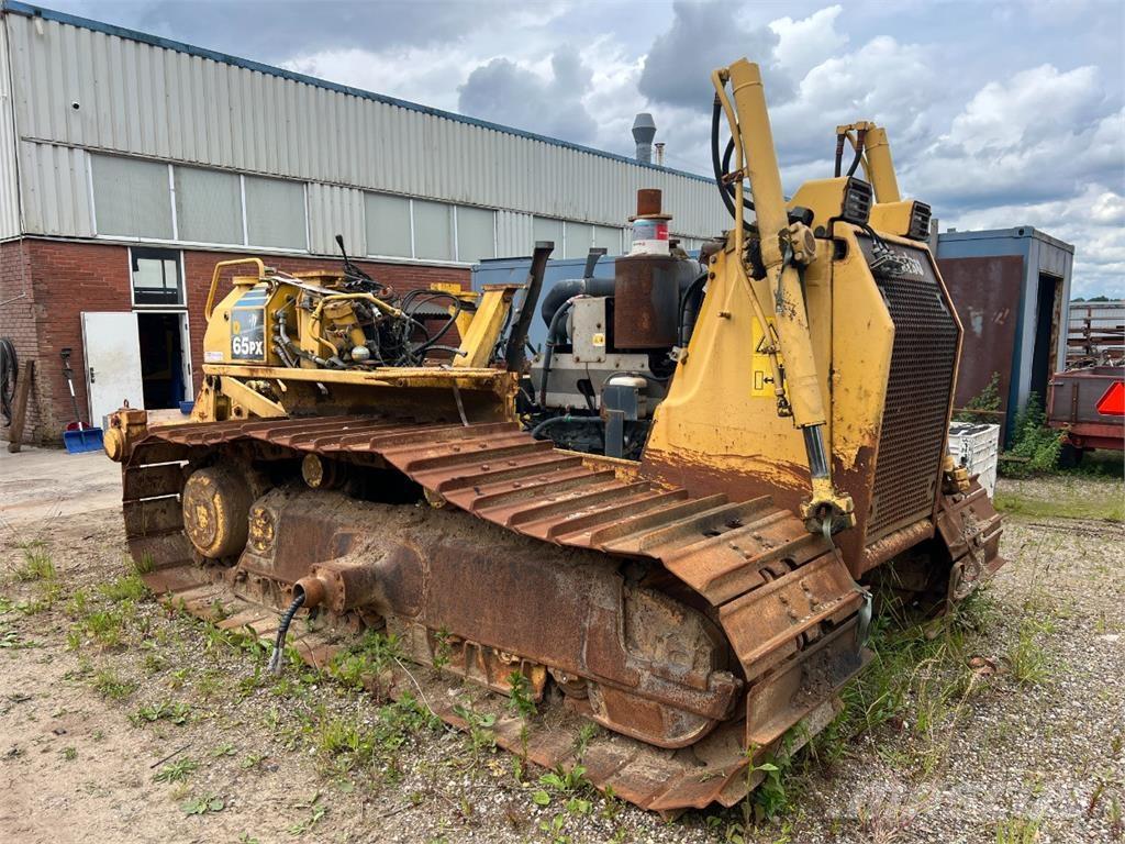 Komatsu D65PX-15 Crawler dozers