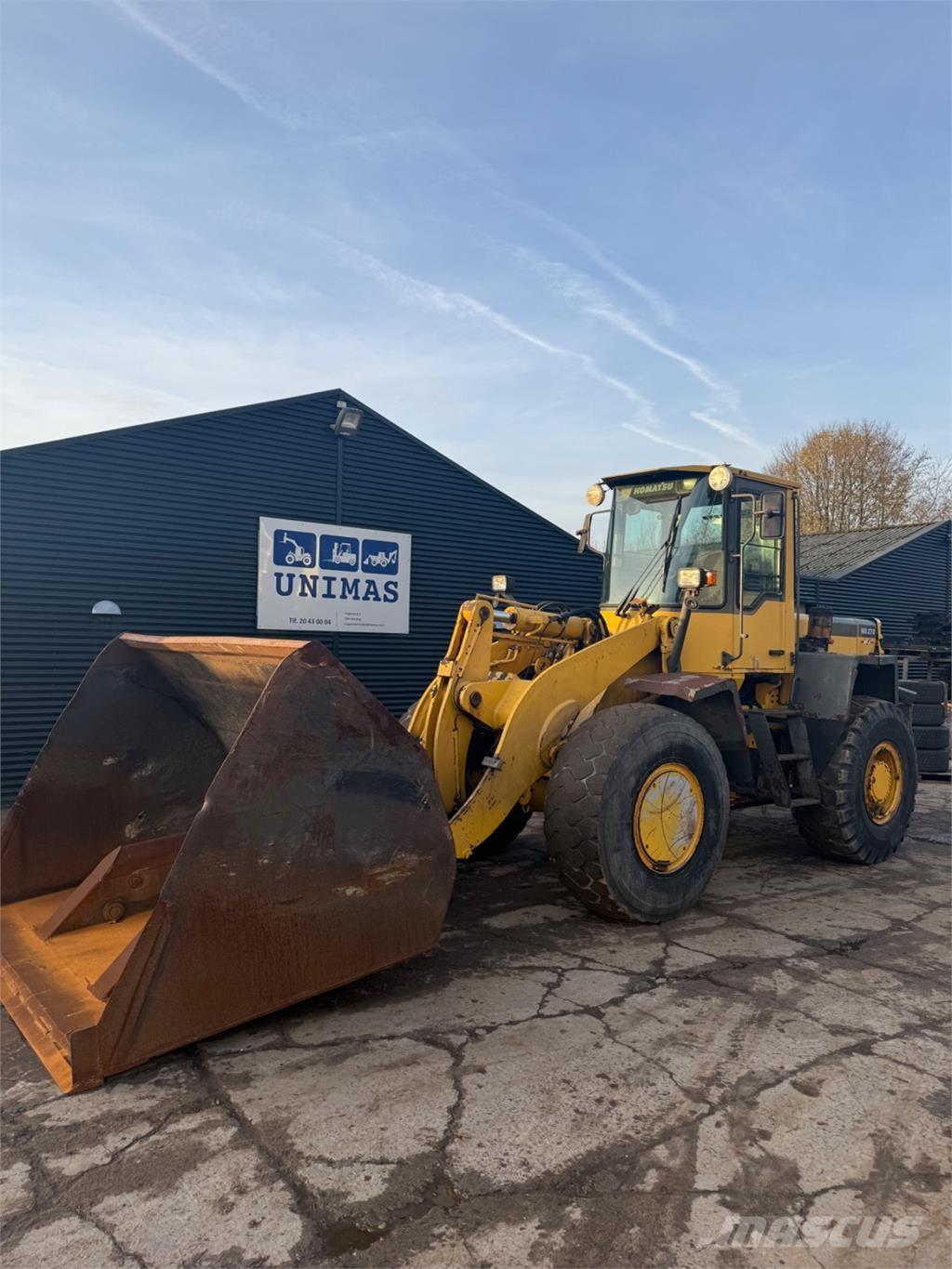 Komatsu WA270-3 Wheel loaders
