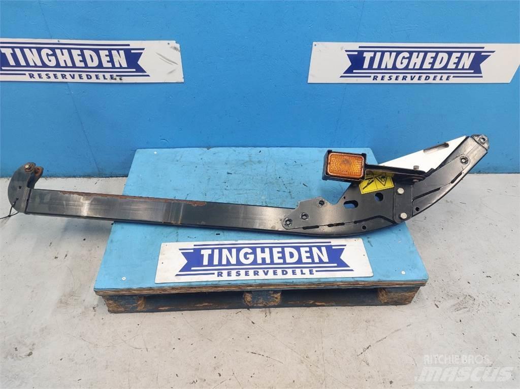 MacDon D60 Combine harvester accessories