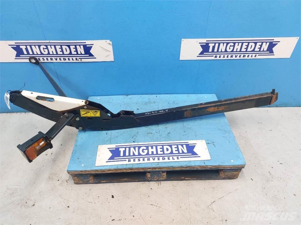 MacDon D60 Combine harvester accessories