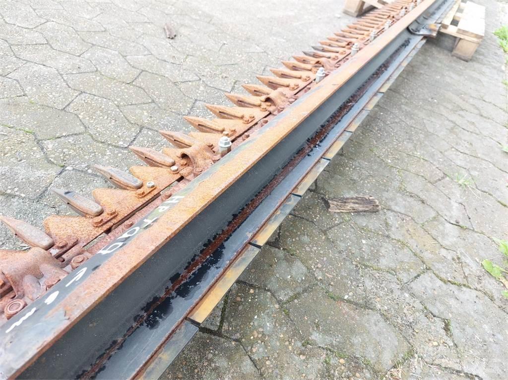 MacDon D60 Combine harvester accessories
