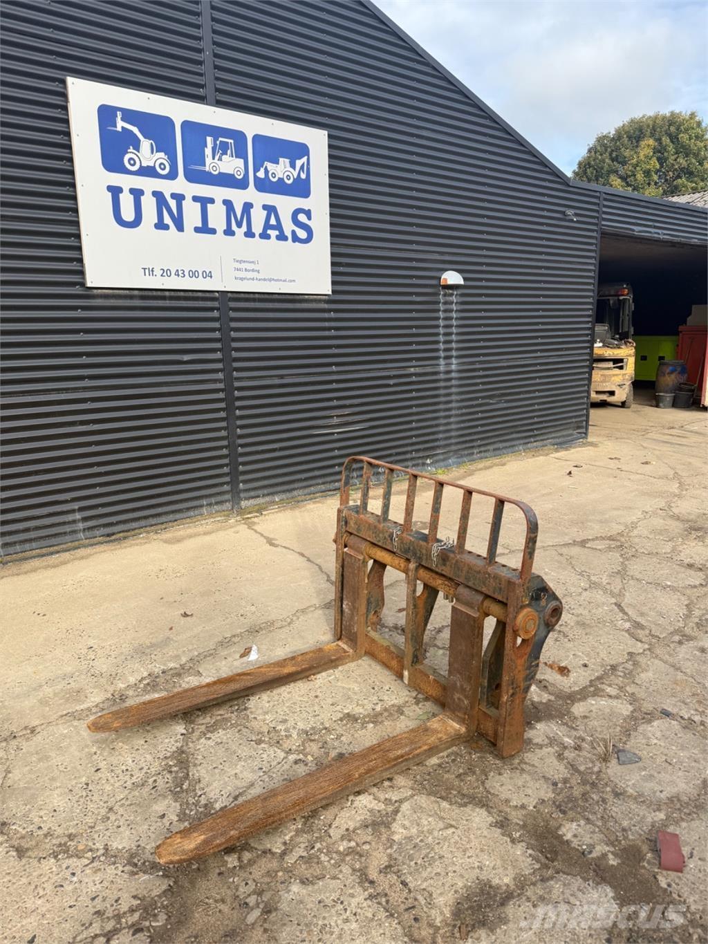 Manitou 4000kg Forks