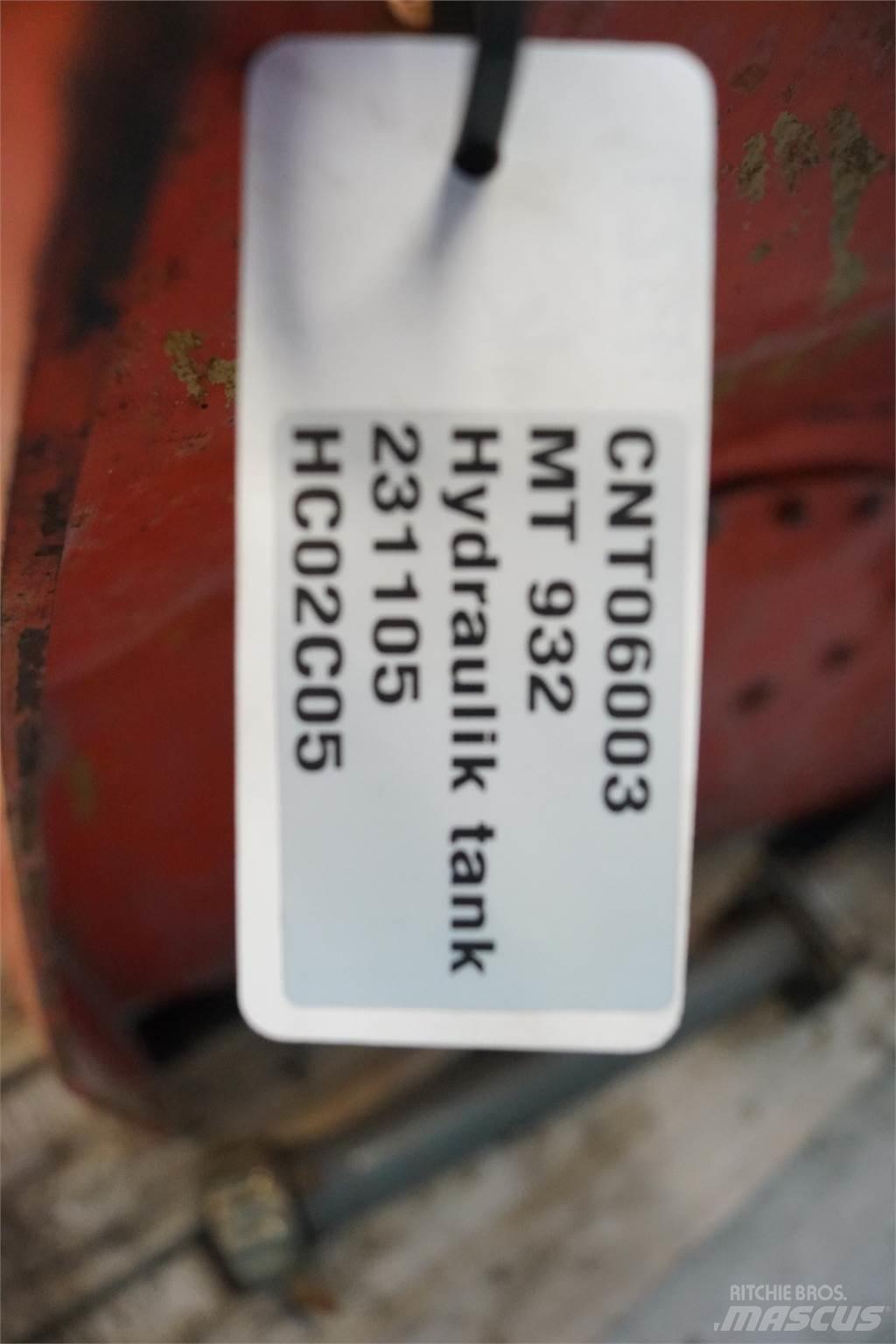 Manitou MT 932T Radiators