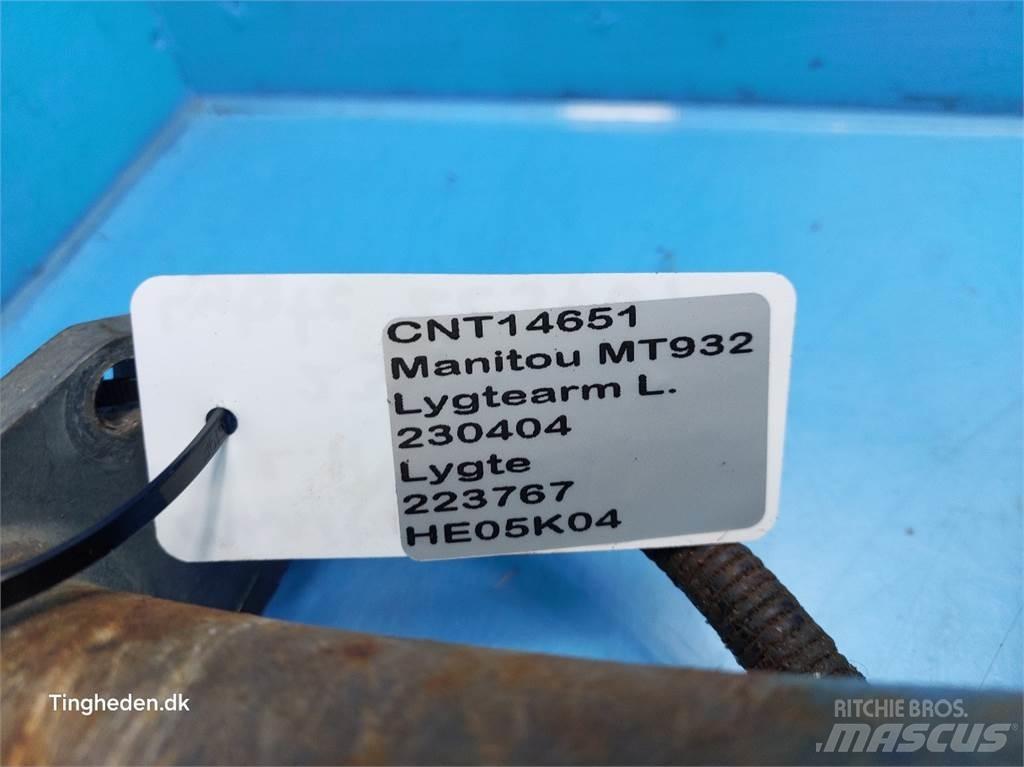 Manitou MT932 Screening buckets