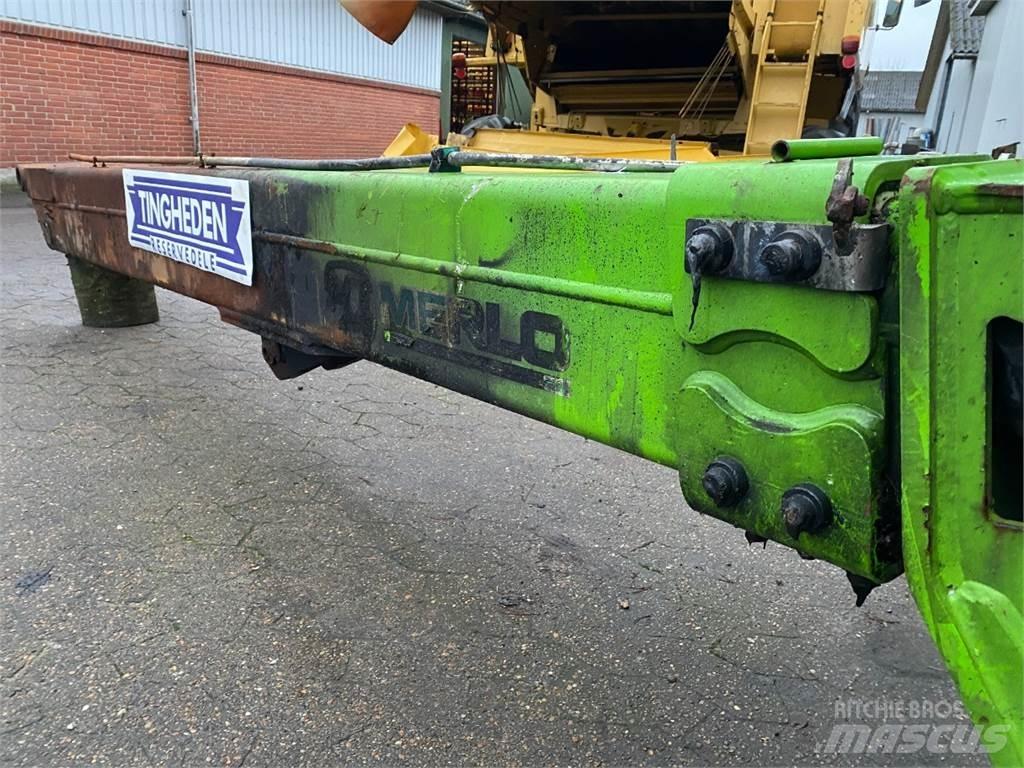 Merlo 25.6 Booms and arms