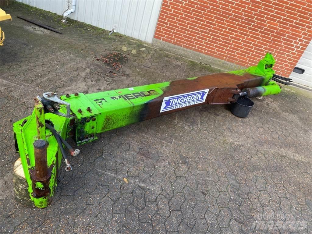 Merlo 28.7 Booms and arms