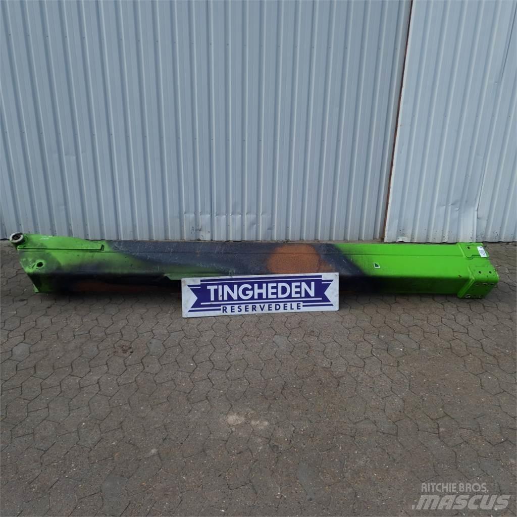 Merlo 40.7 Booms and arms