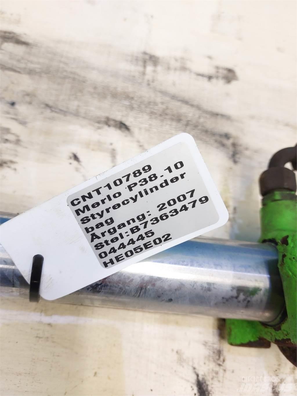 Merlo P38.10 Hydraulics