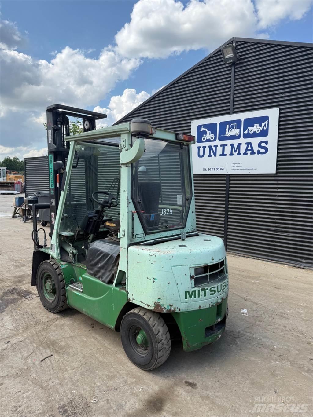 Mitsubishi FD25 Diesel trucks