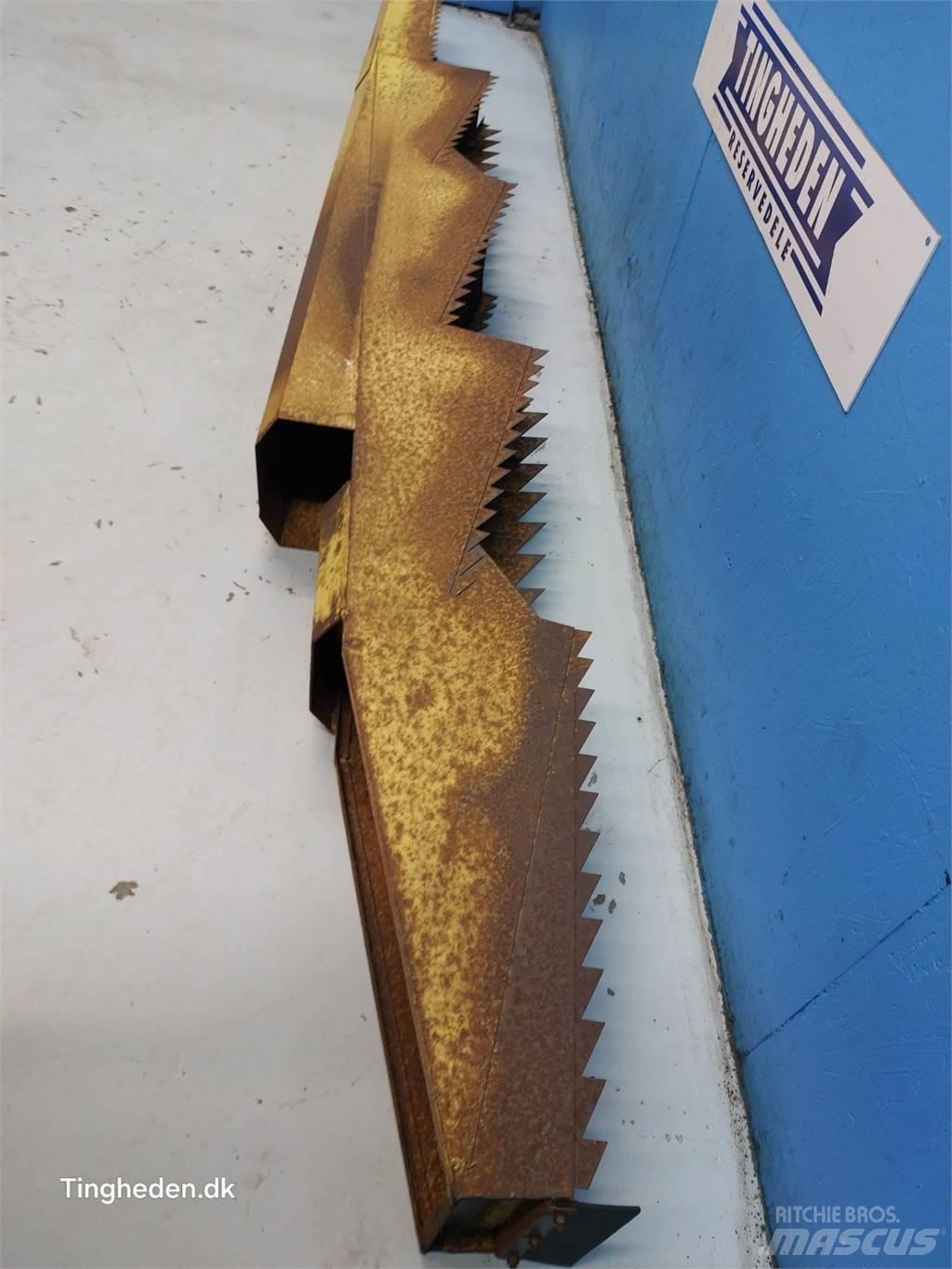 New Holland 1530 Combine harvester accessories