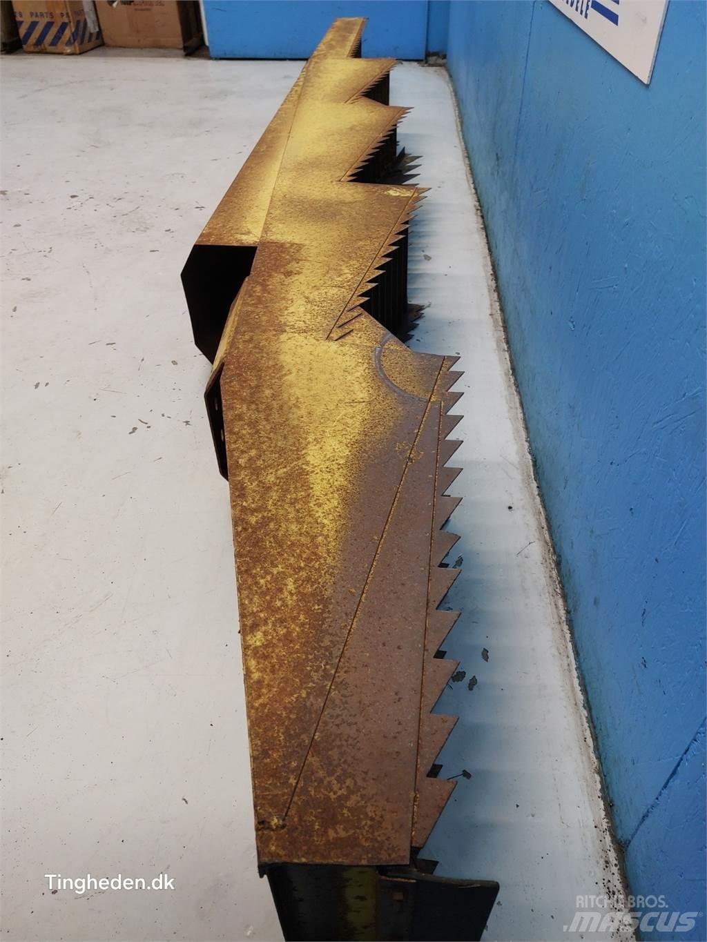 New Holland 1530 Combine harvester accessories
