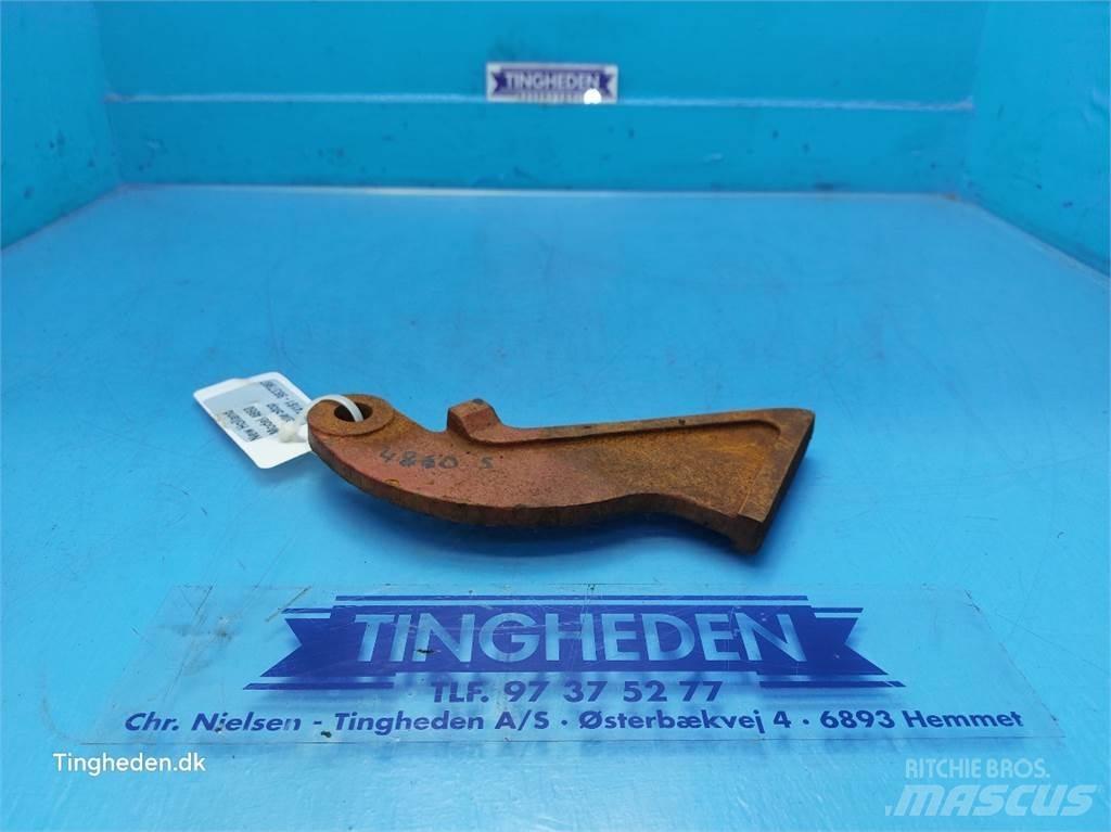 New Holland 4860 Farm machinery
