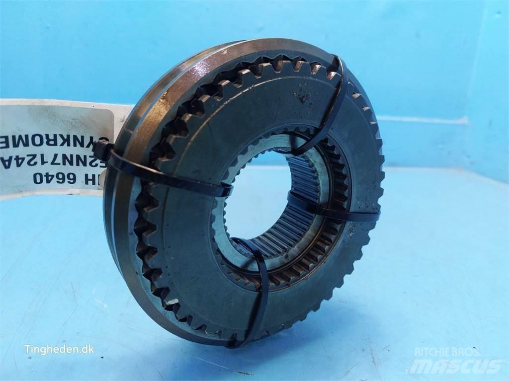 New Holland 6640 Transmission