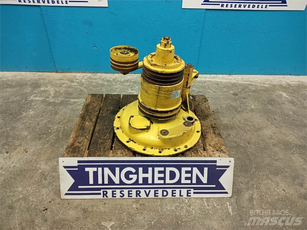New Holland 8060 Farm machinery