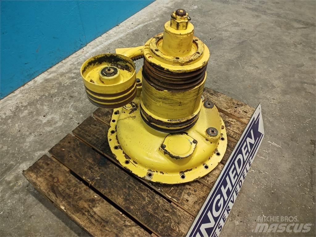 New Holland 8060 Farm machinery