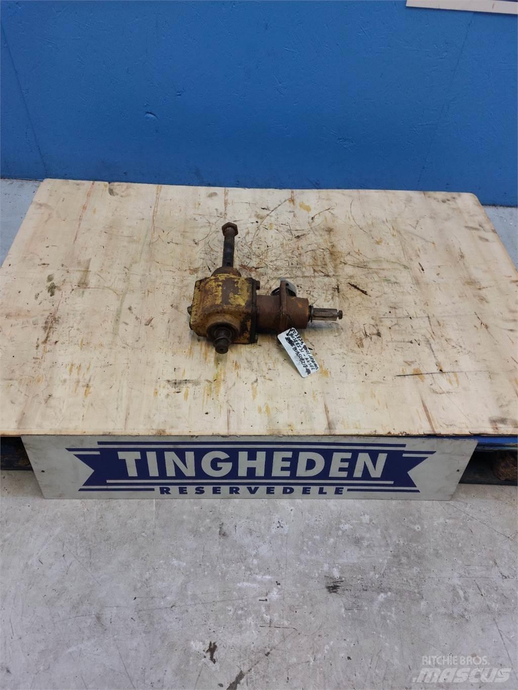 New Holland 8060 Transmission
