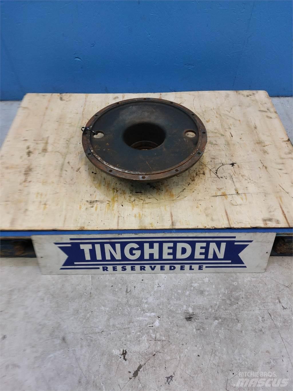 New Holland 8060 Farm machinery